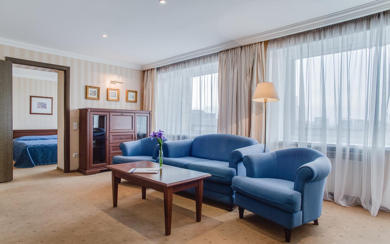 Intourist Hotel Zaporizhia Exterior foto