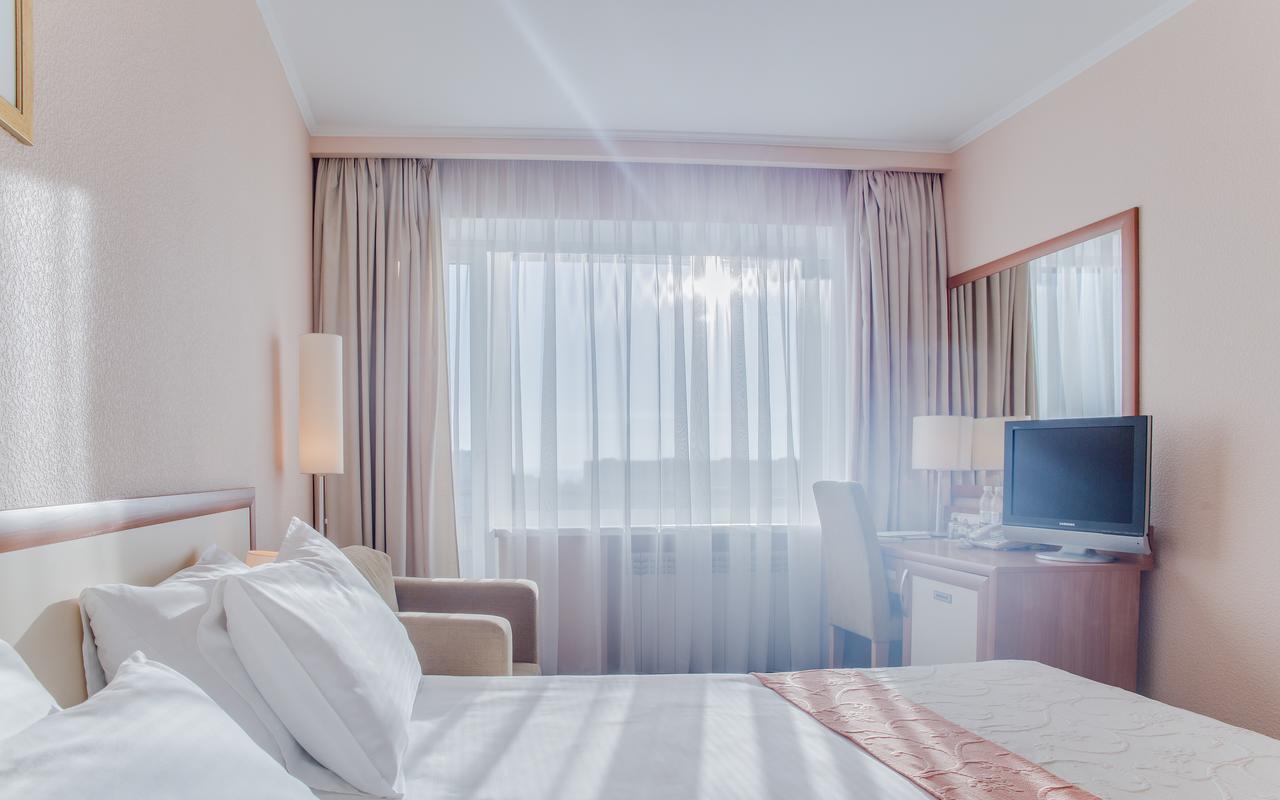 Intourist Hotel Zaporizhia Exterior foto