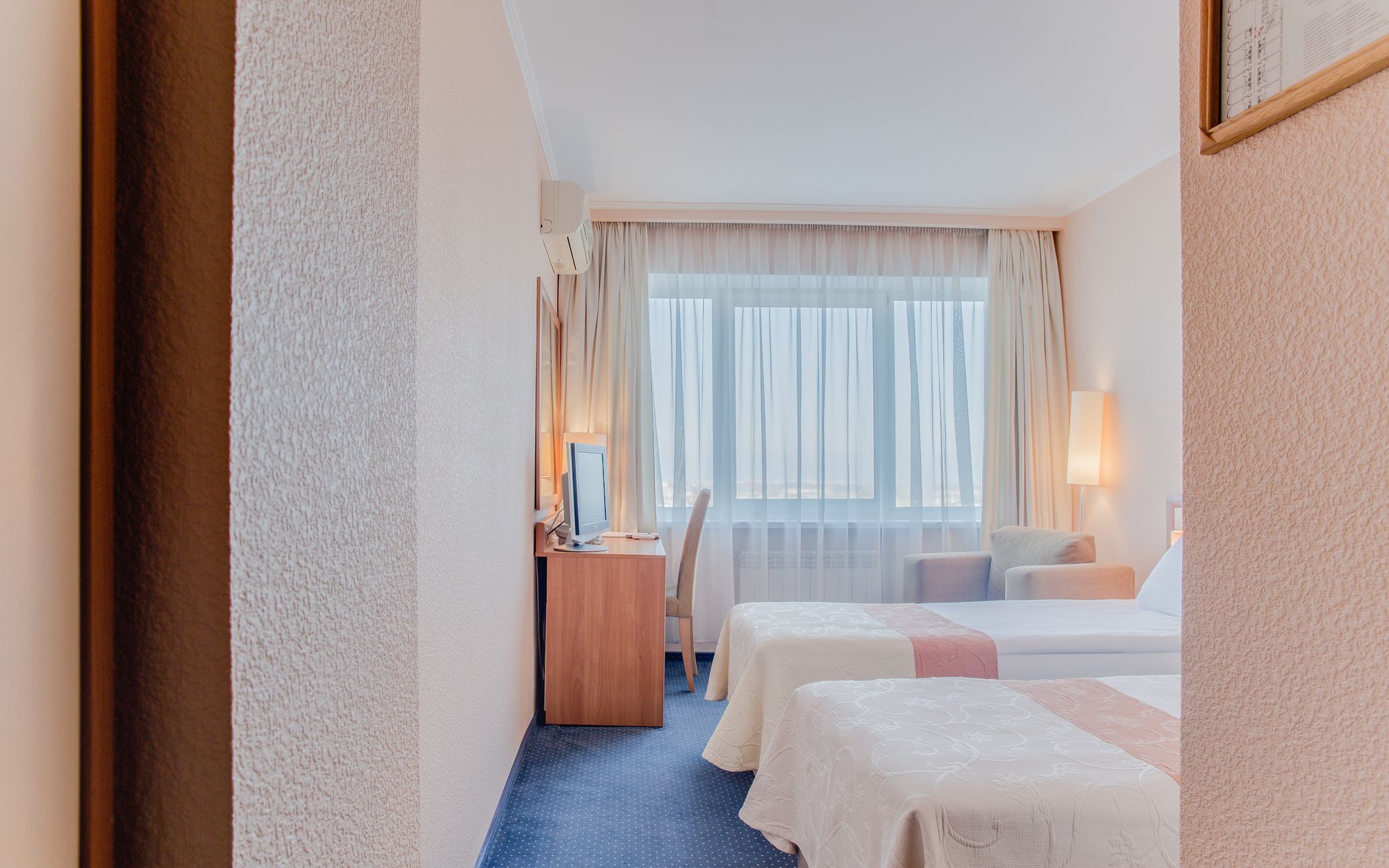 Intourist Hotel Zaporizhia Exterior foto
