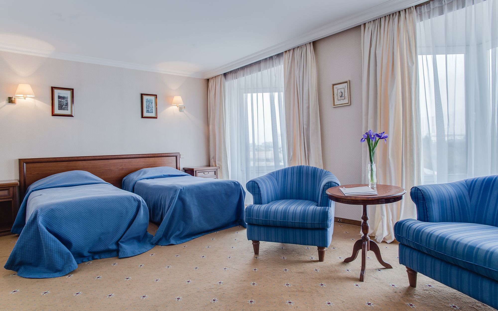 Intourist Hotel Zaporizhia Exterior foto
